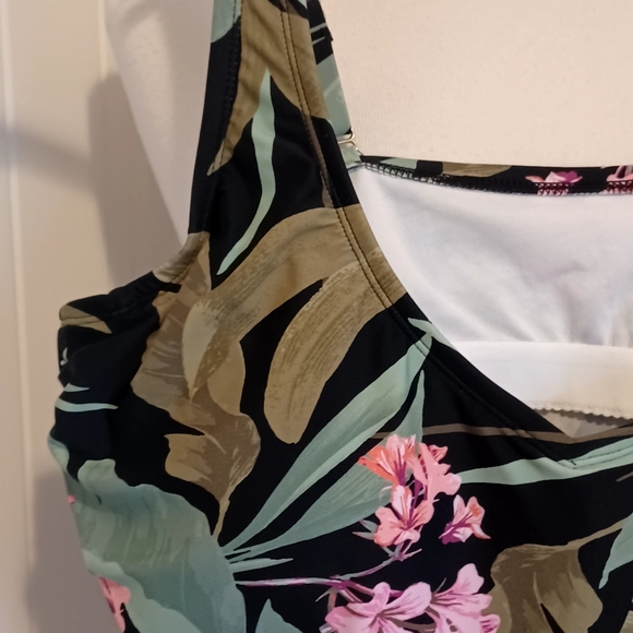NWT TANIKI SWIMSUIT TOP SZ 18 MULTI TROPICAL COLORS - Picture 3 of 9